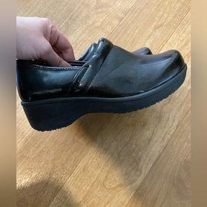 Dansko like clogs - super comfortable safe step